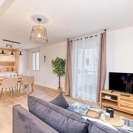 Appartement Quartier Gare, 2 Personnes, Wifi Fibre, Balcon *