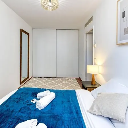 Appartement Quartier Gare, 2 Personnes, Wifi Fibre, Balcon *