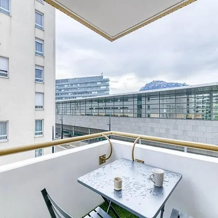 Quartier Gare, 2 Personnes, Wifi Fibre, Balcon Apartamento
